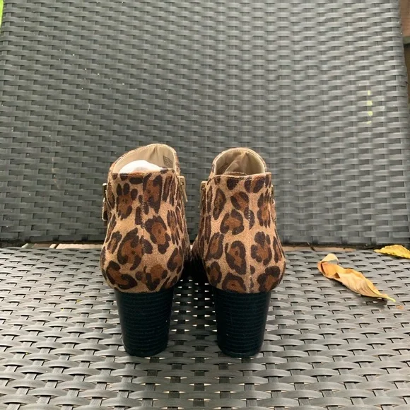 New Style & Co. Booties - Picture 6 of 8